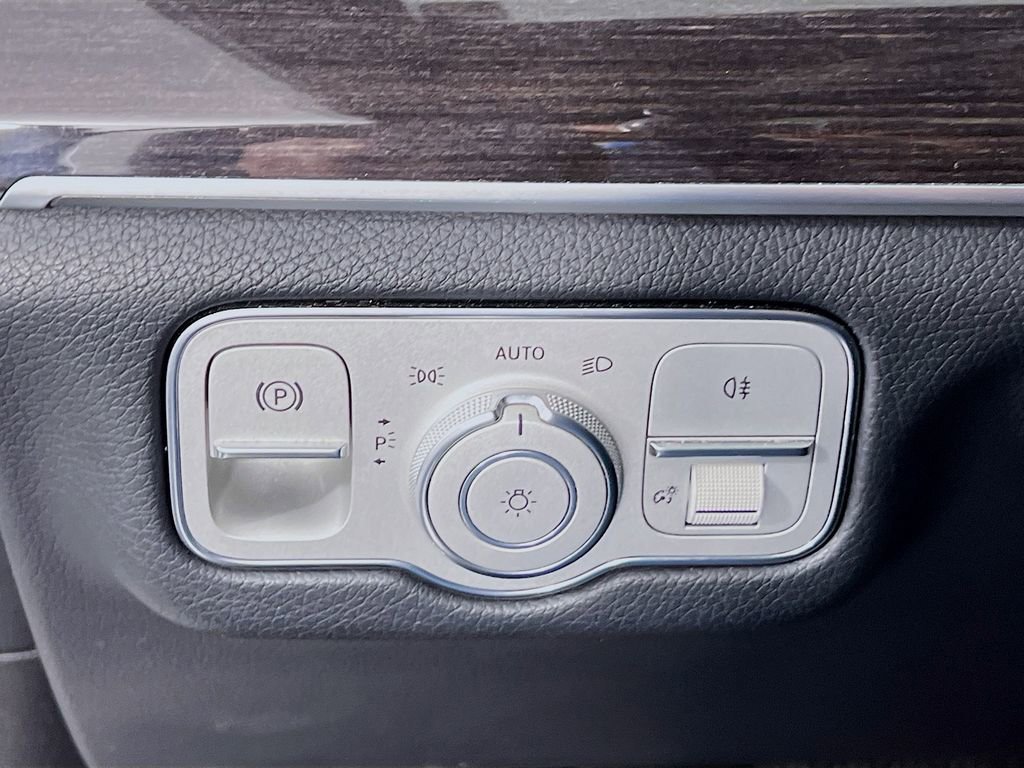 Used 2020 Mercedes-Benz GLS 450 4MATIC image 10