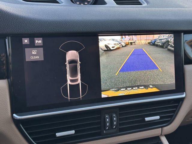 Used 2021 Porsche Cayenne Coupe image 22