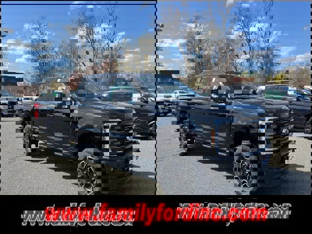 New 2025 Ford F350 Platinum w/ FX4 Off-Road Package