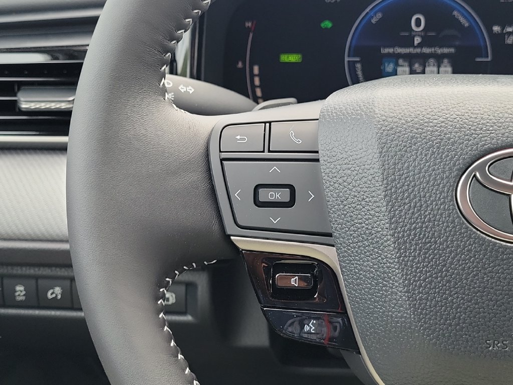Used 2026 Toyota Camry SE FWD image 33