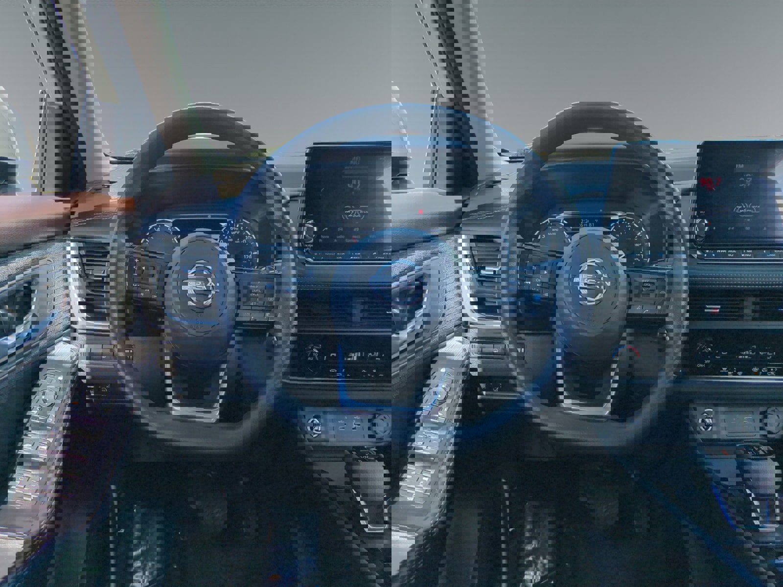 Used 2023 Nissan Rogue SV image 12