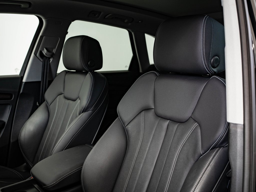 Used 2024 Audi Q5 e Premium image 25