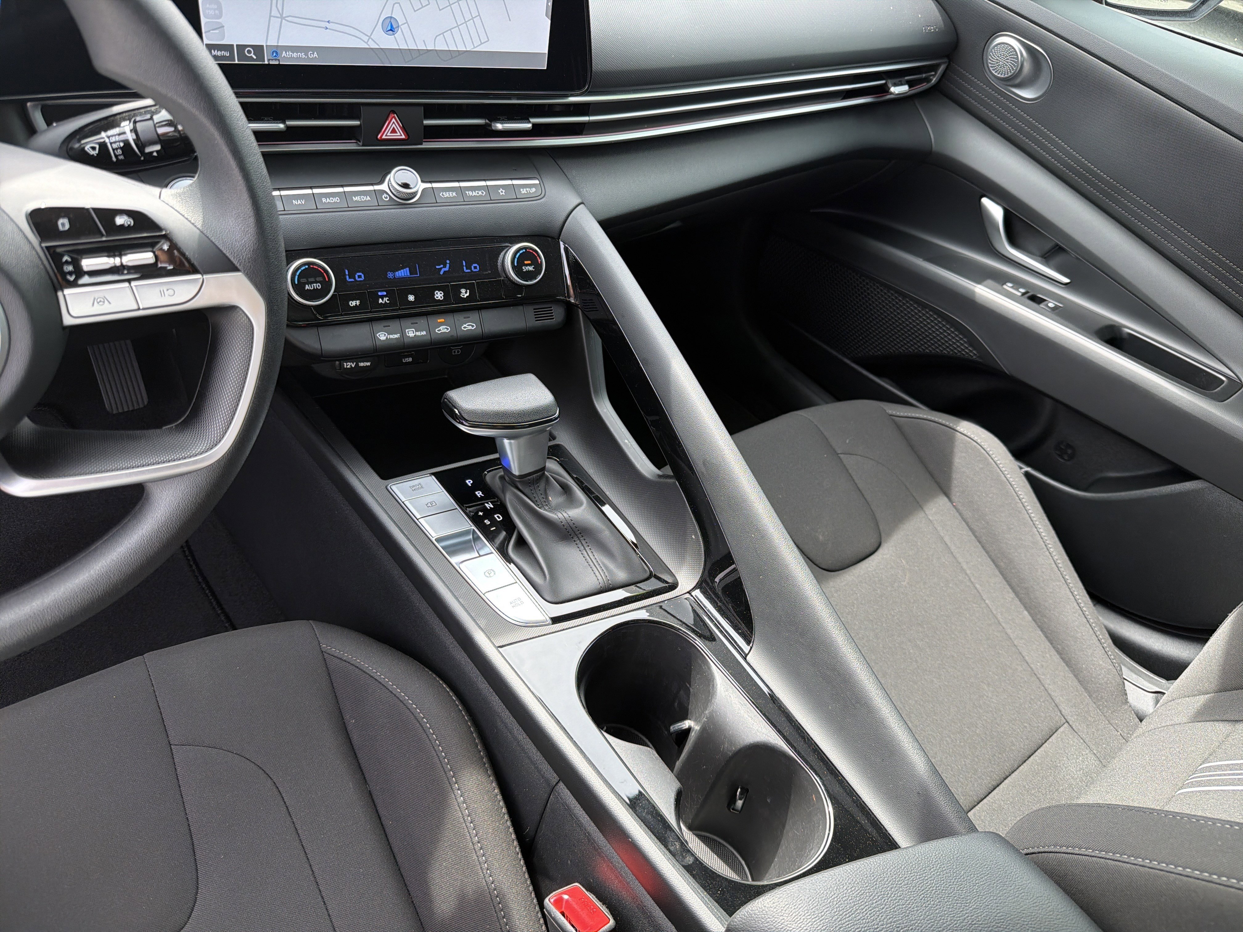 Used 2024 Hyundai Elantra Blue image 9