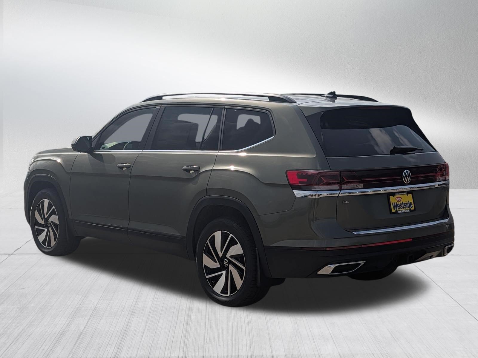 New 2026 Volkswagen Atlas SE FWD image 2