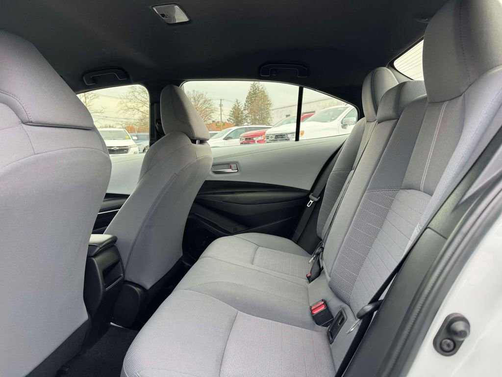 Used 2022 Toyota Corolla SE image 11