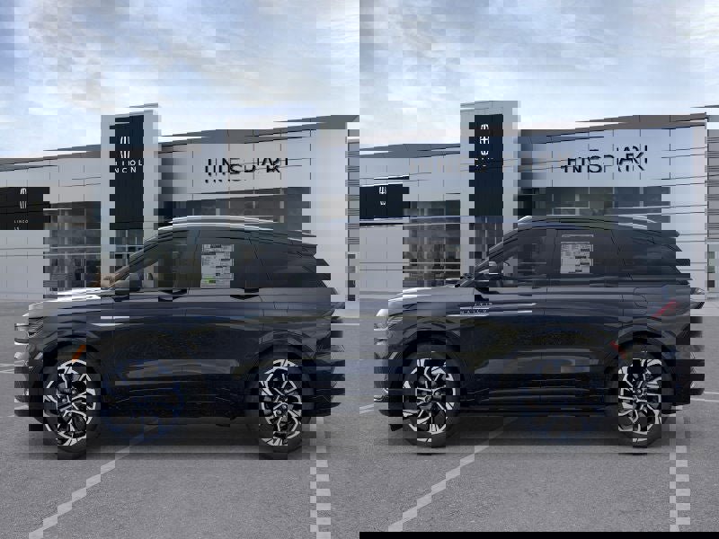 New 2026 Lincoln Nautilus Reserve image 3