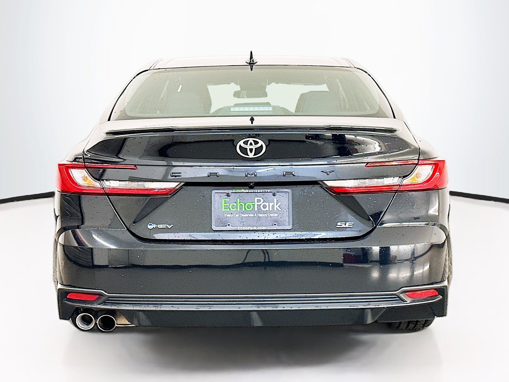 Used 2025 Toyota Camry SE FWD image 7