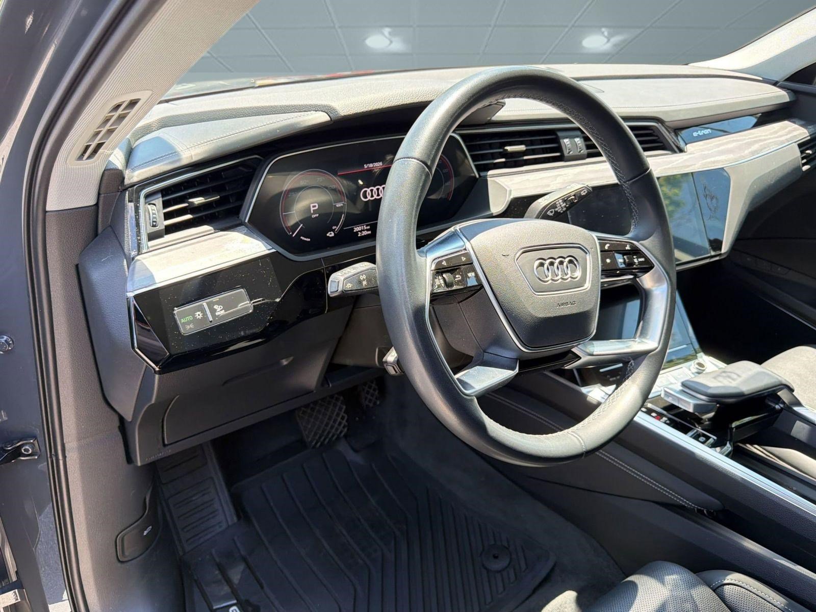 Used 2024 Audi Q8 e-tron Prestige AWD/4WD image 4