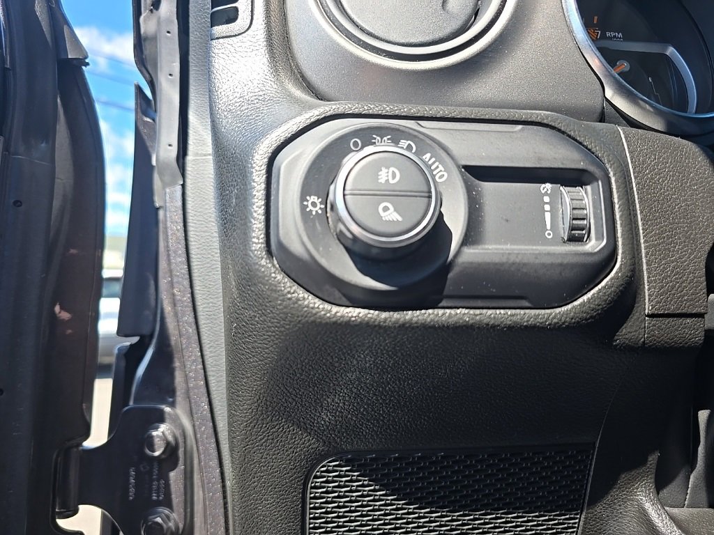 Certified 2023 Jeep Gladiator Willys image 22