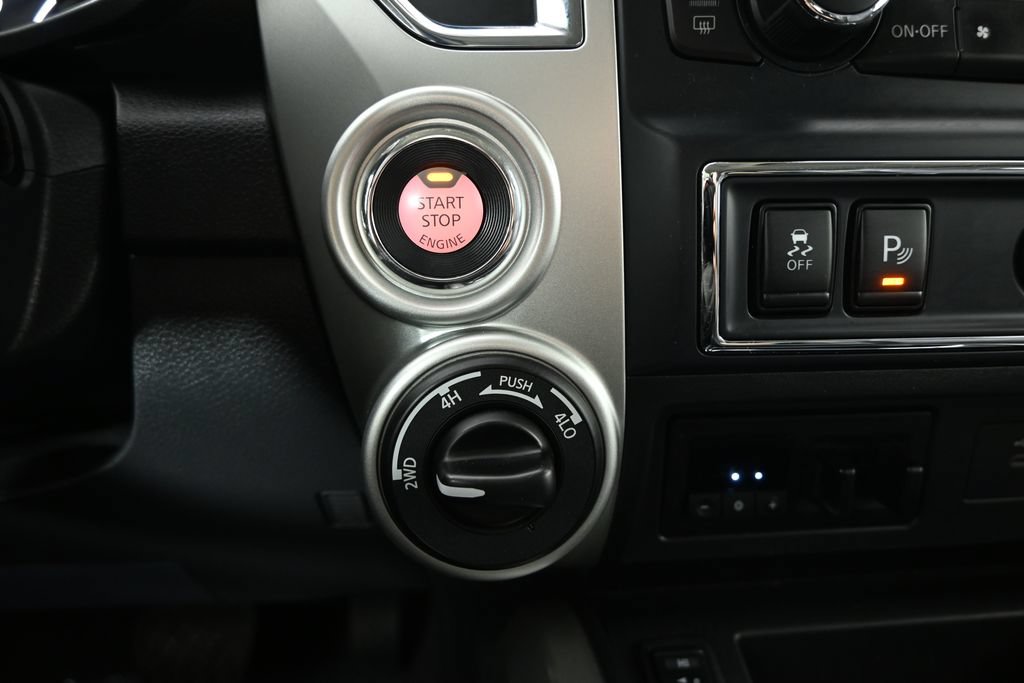 Used 2021 Nissan Titan SV w/ SV Convenience Package AWD/4WD image 30