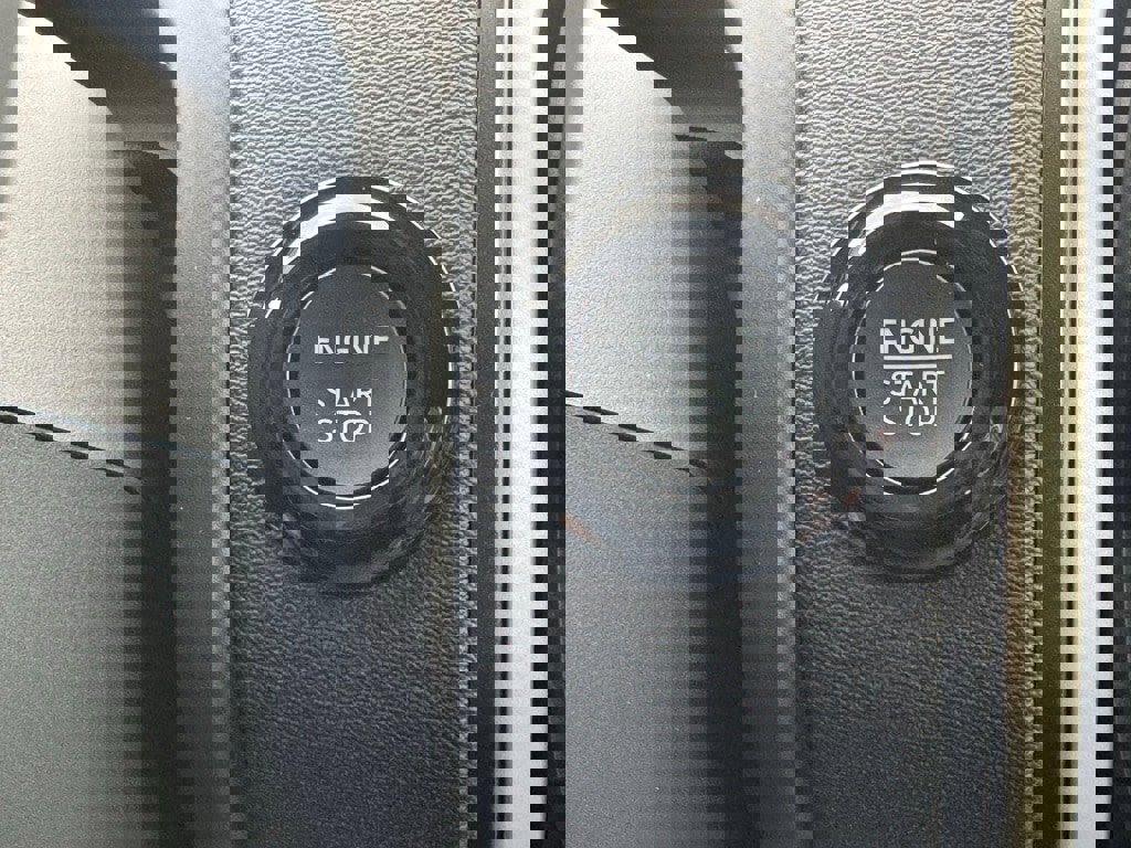 New 2025 Ford Expedition Active image 6