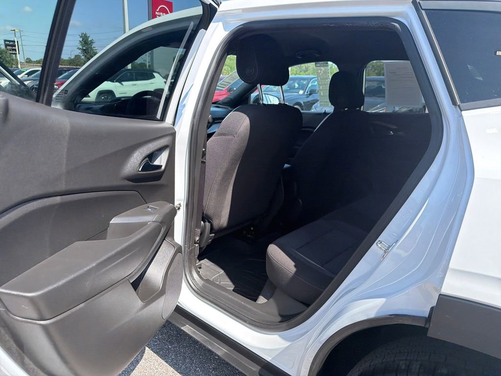 Used 2024 Chevrolet Trax RS w/ Driver Confidence Package FWD image 17