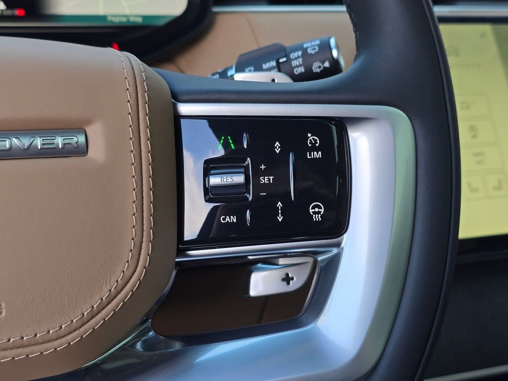 New 2026 Land Rover Range Rover Long Wheelbase SE AWD/4WD image 17