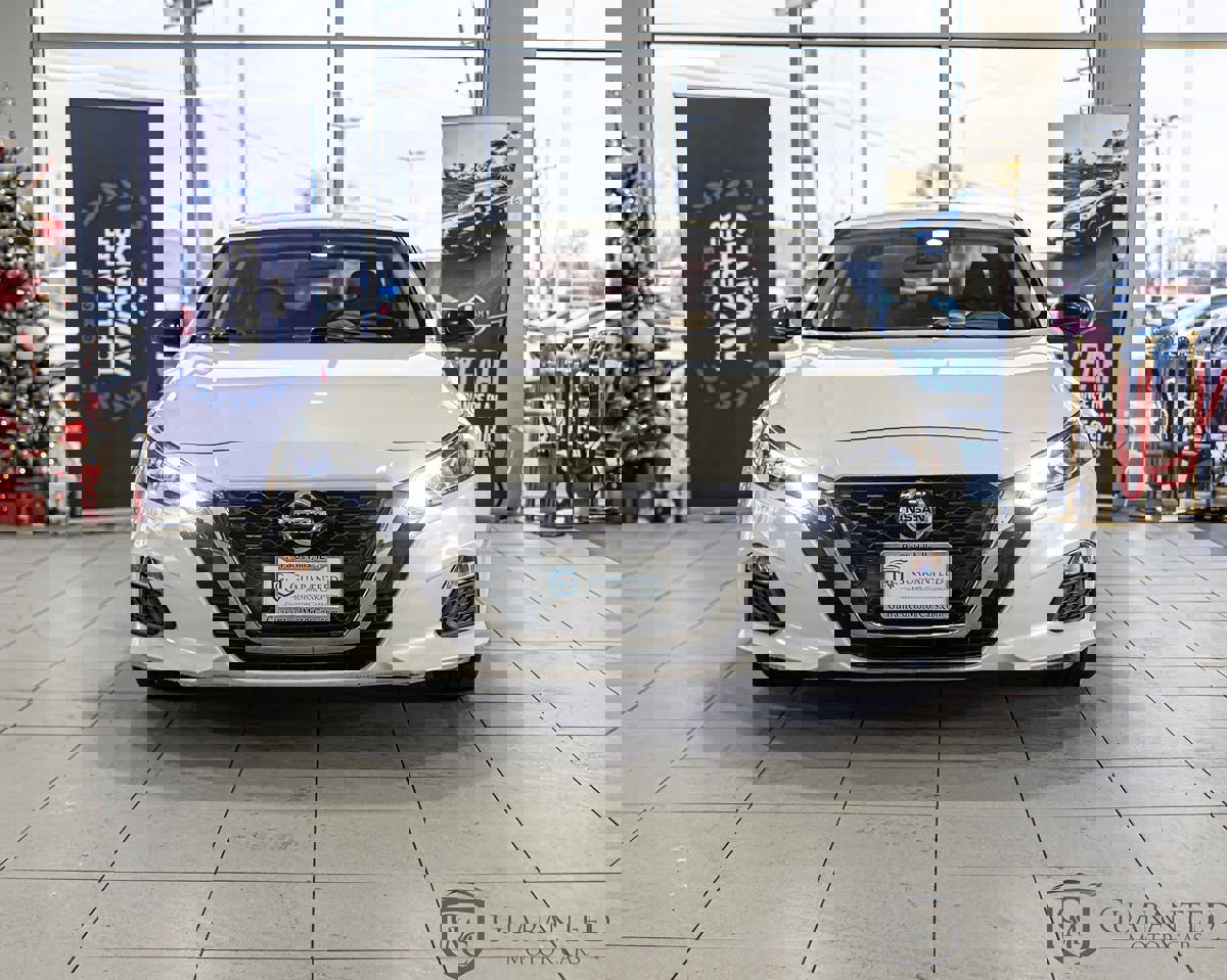 Used 2019 Nissan Altima 2.5 SR w/ SR Premium Package image 2