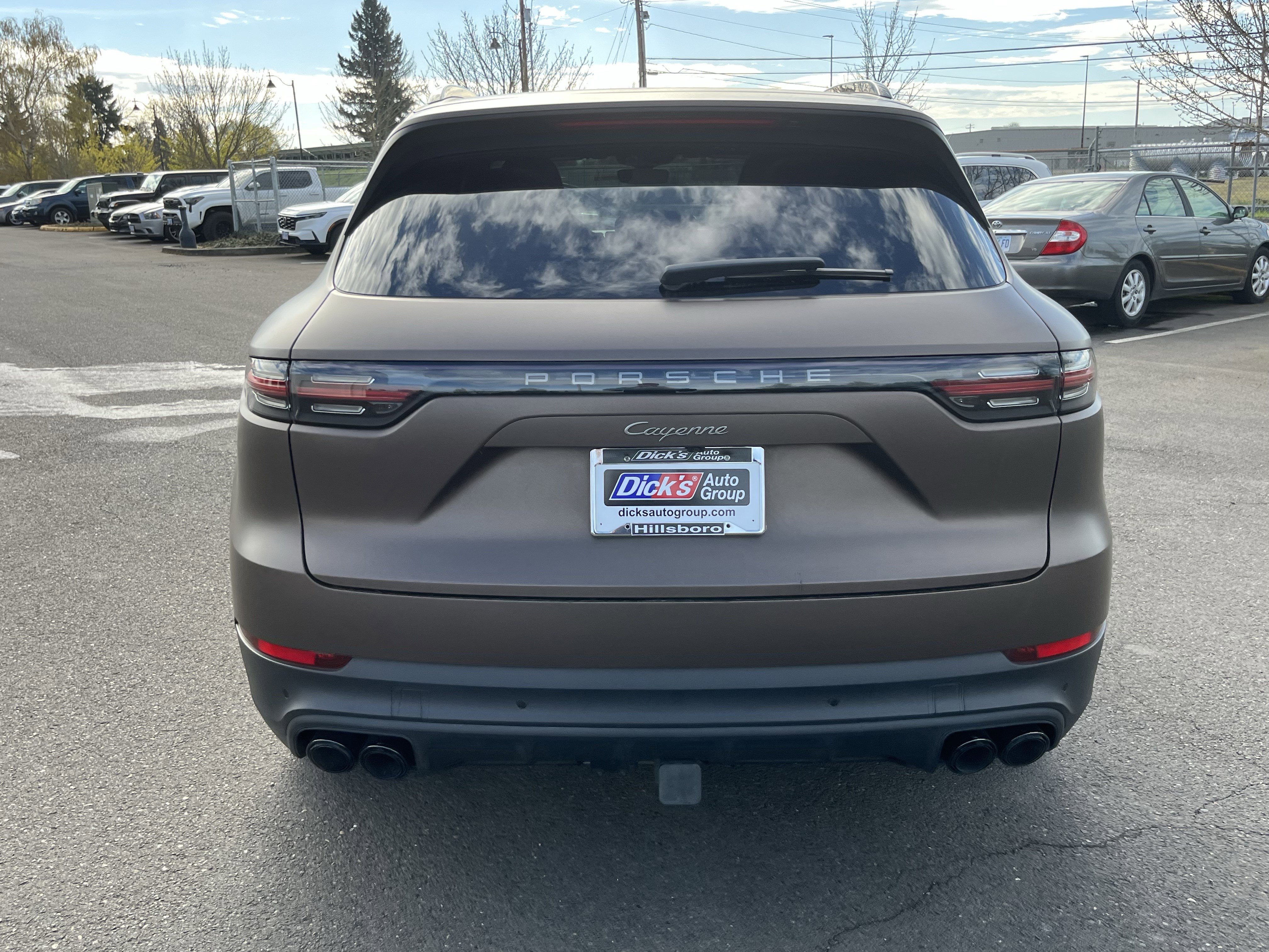 Used 2023 Porsche Cayenne Platinum Edition image 4