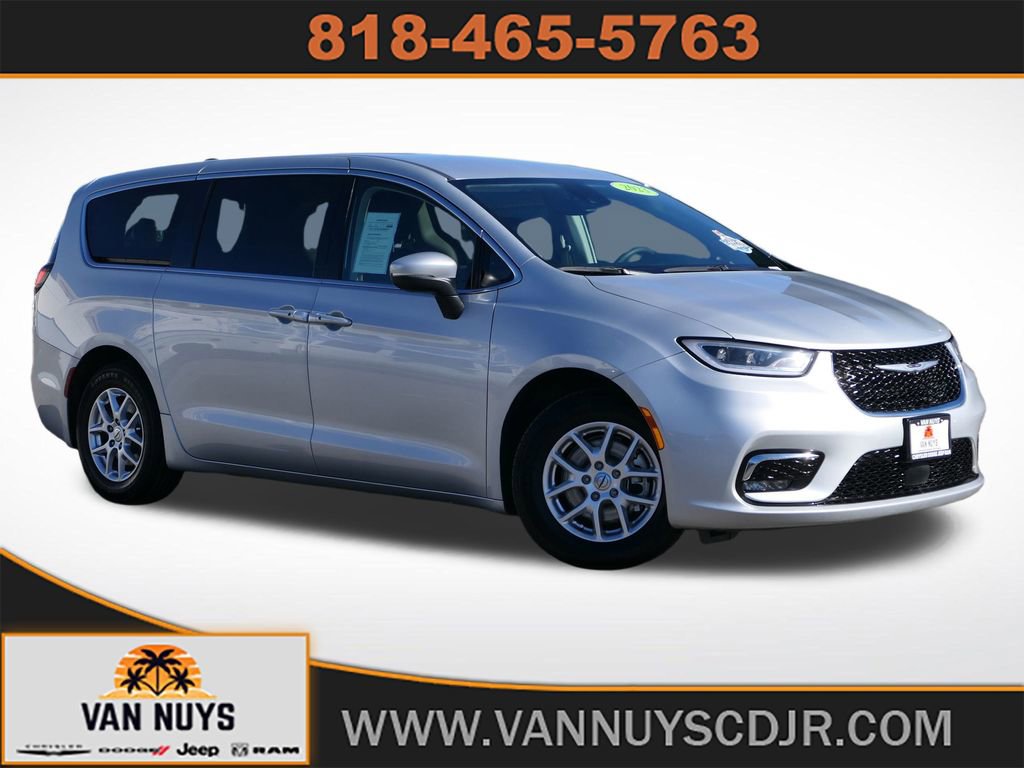 Used 2023 Chrysler Pacifica Touring-L