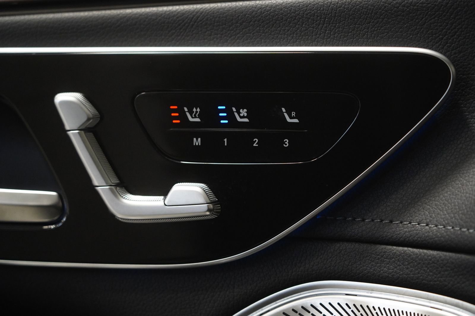 Certified 2023 Mercedes-Benz EQS 580 4MATIC SUV image 31