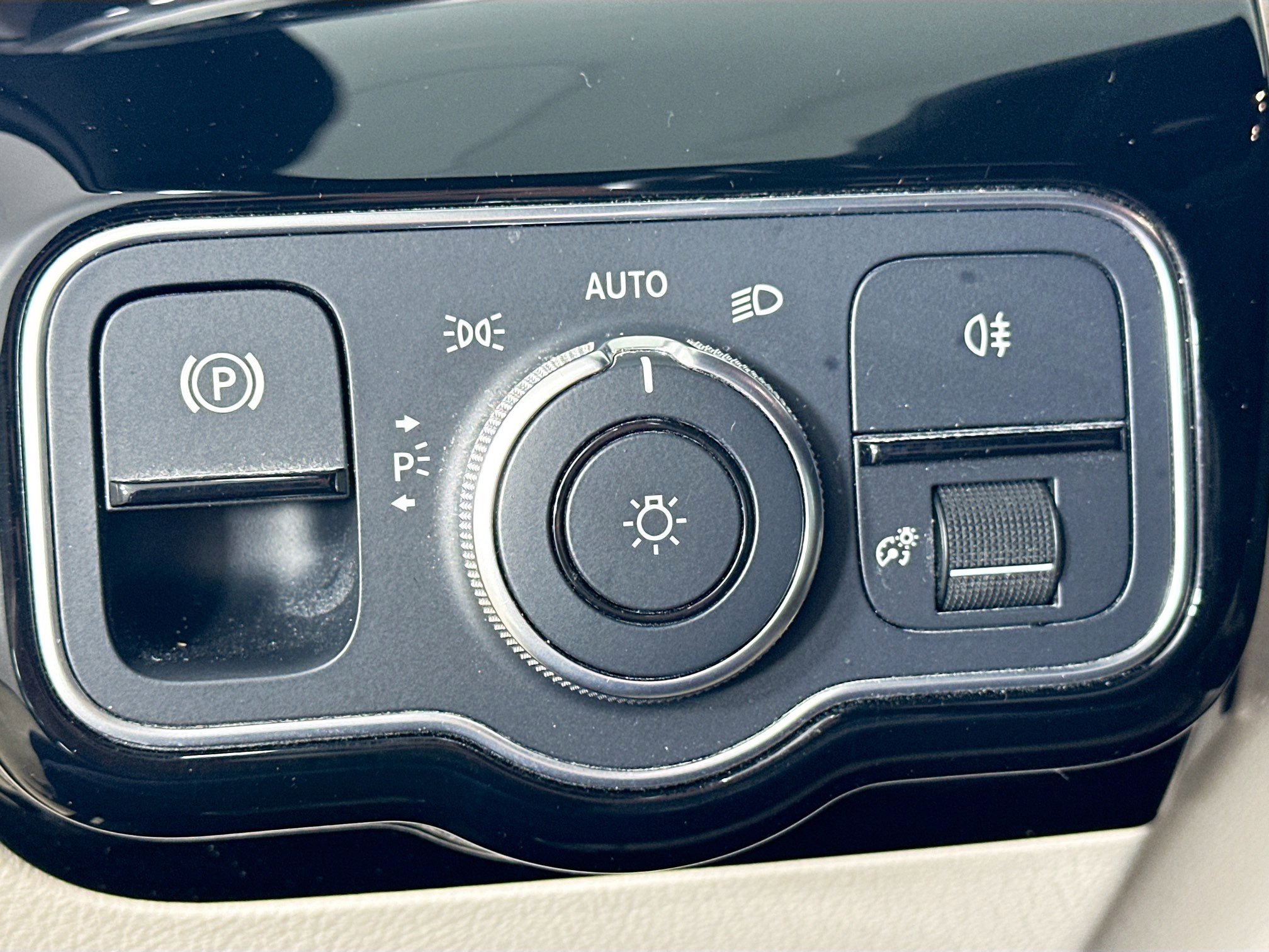 Certified 2022 Mercedes-Benz A 220 4MATIC image 10