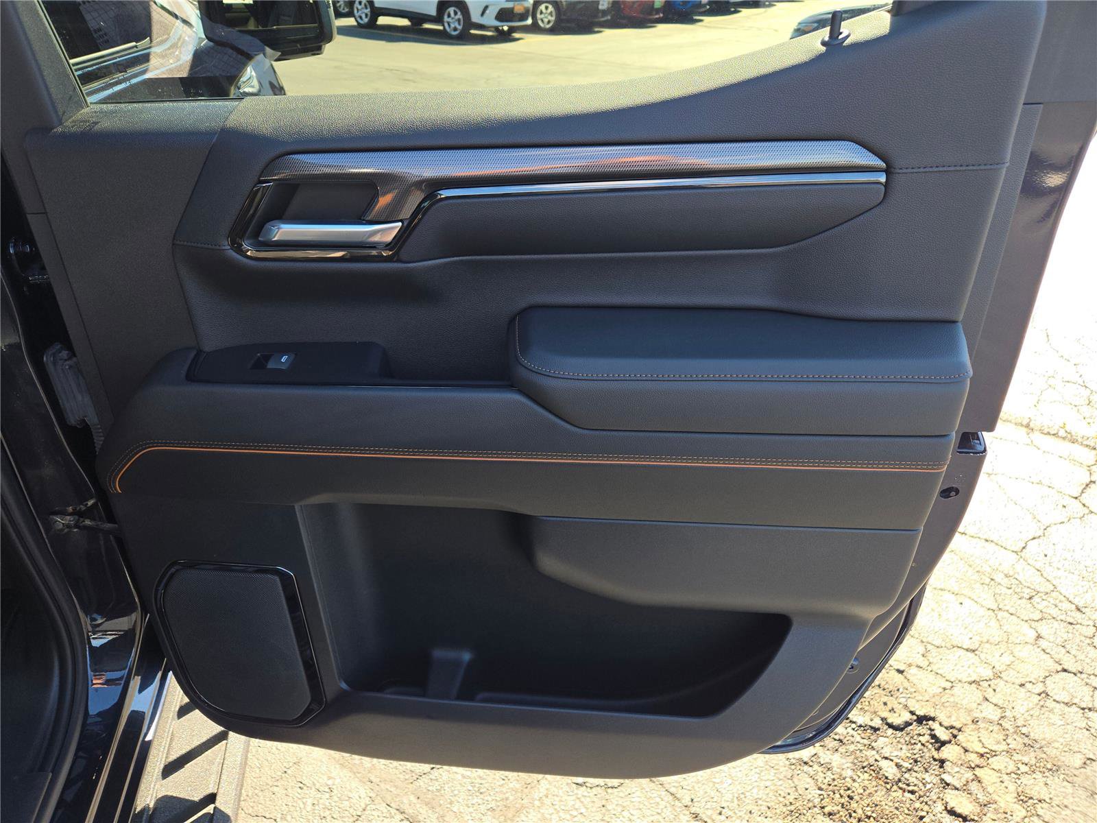 Used 2022 GMC Sierra 1500 AT4 w/ AT4 Preferred Package image 9