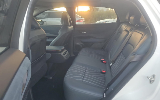 Used 2024 Nissan Ariya AWD image 9