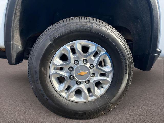 Used 2025 Chevrolet Silverado 2500 LT AWD/4WD image 6