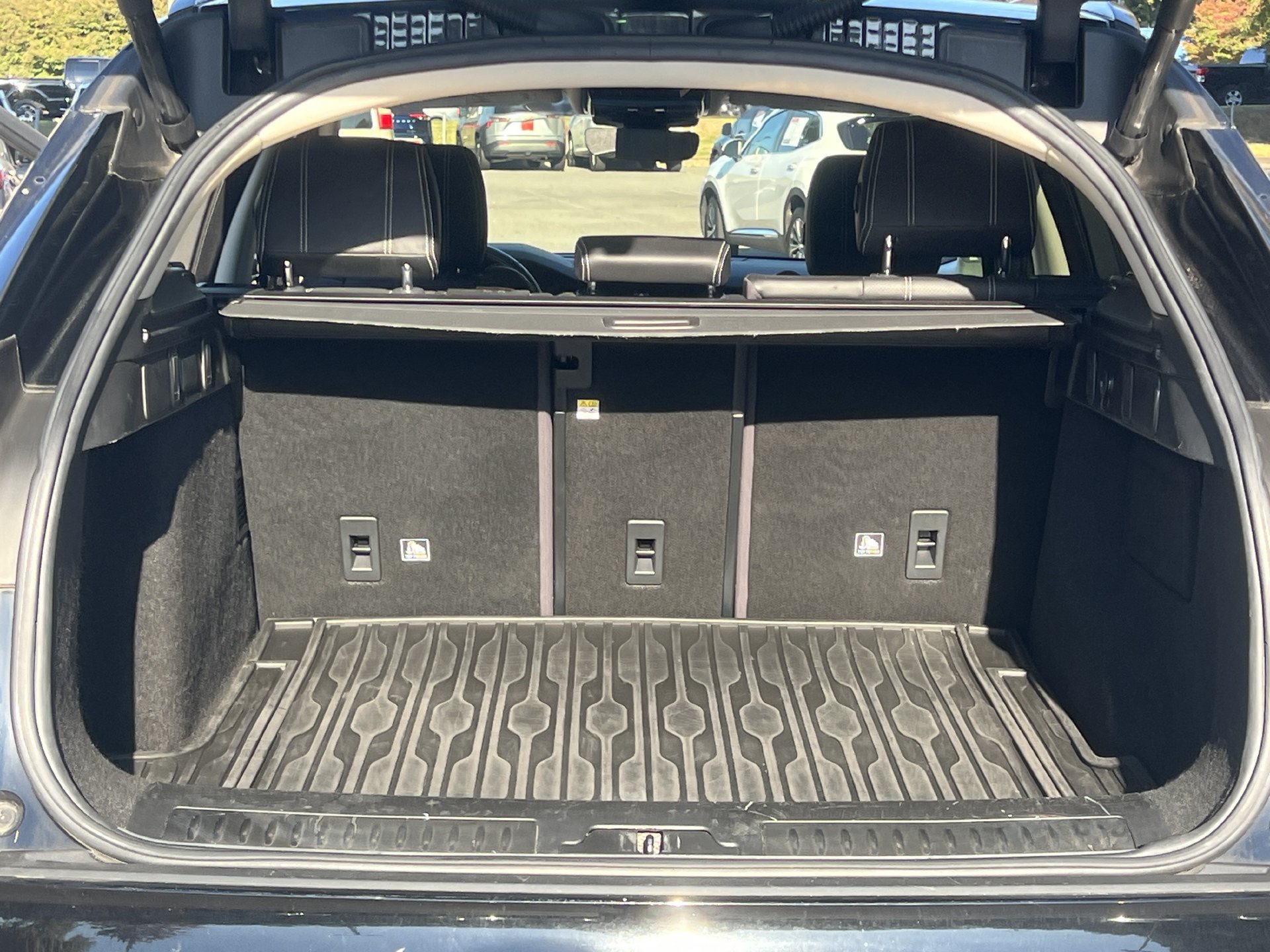 Used 2019 Land Rover Range Rover Velar S AWD/4WD image 20