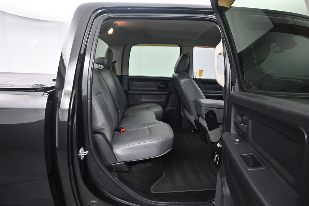 Used 2016 RAM 2500 Tradesman w/ Chrome Appearance Group AWD/4WD image 32