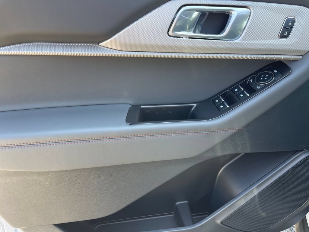 New 2026 Ford Explorer Active w/ Active Comfort Package AWD/4WD image 8