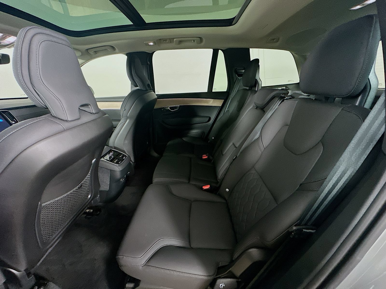 Used 2026 Volvo XC90 B6 Plus AWD/4WD image 37