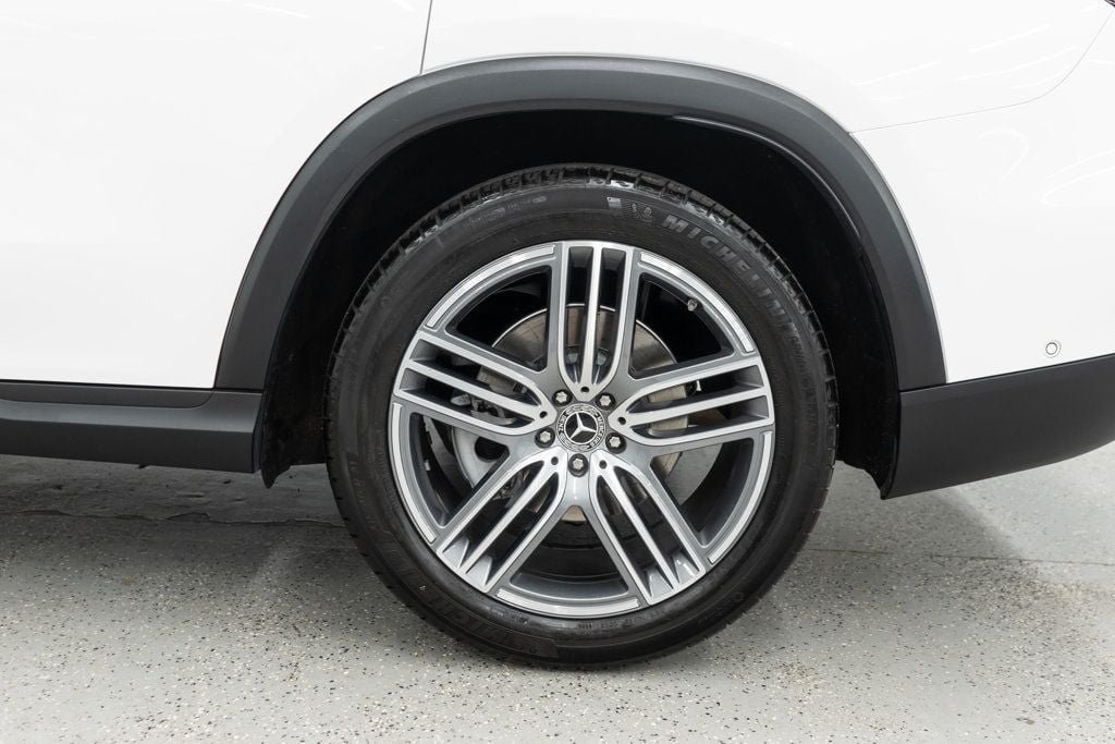 Used 2025 Mercedes-Benz GLS 450 4MATIC image 36