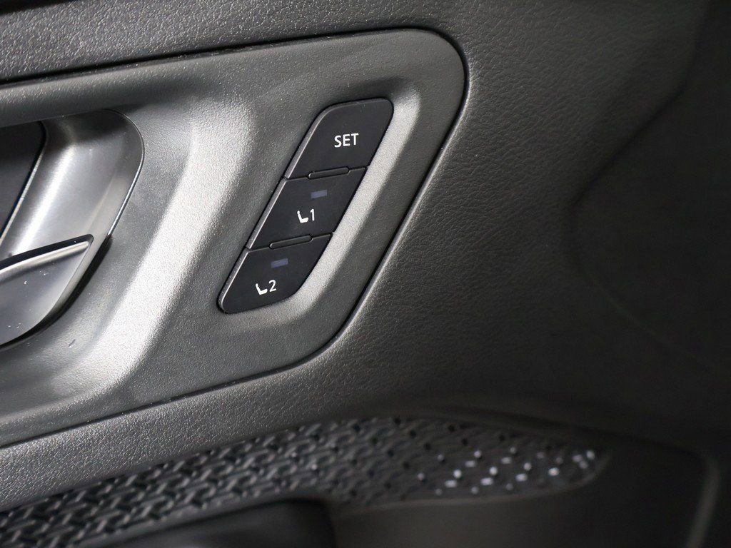 Used 2023 Nissan Ariya FWD image 37