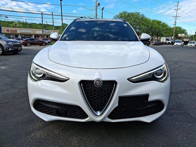 Used 2022 Alfa Romeo Stelvio Ti AWD/4WD image 2