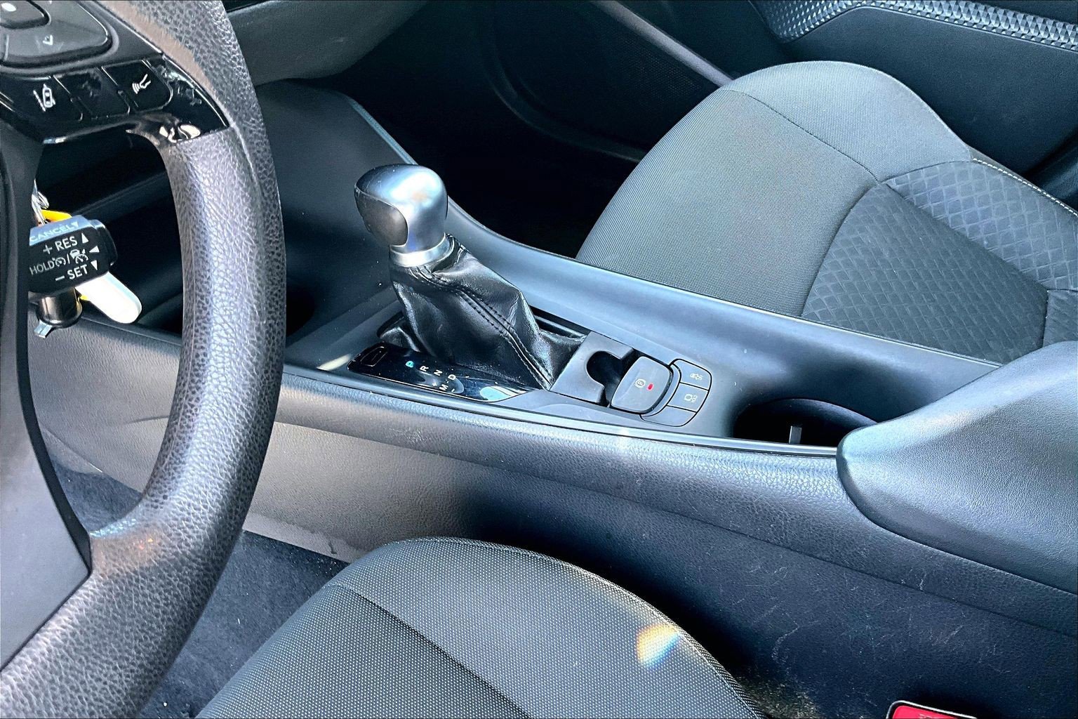 Used 2020 Toyota C-HR LE FWD image 13