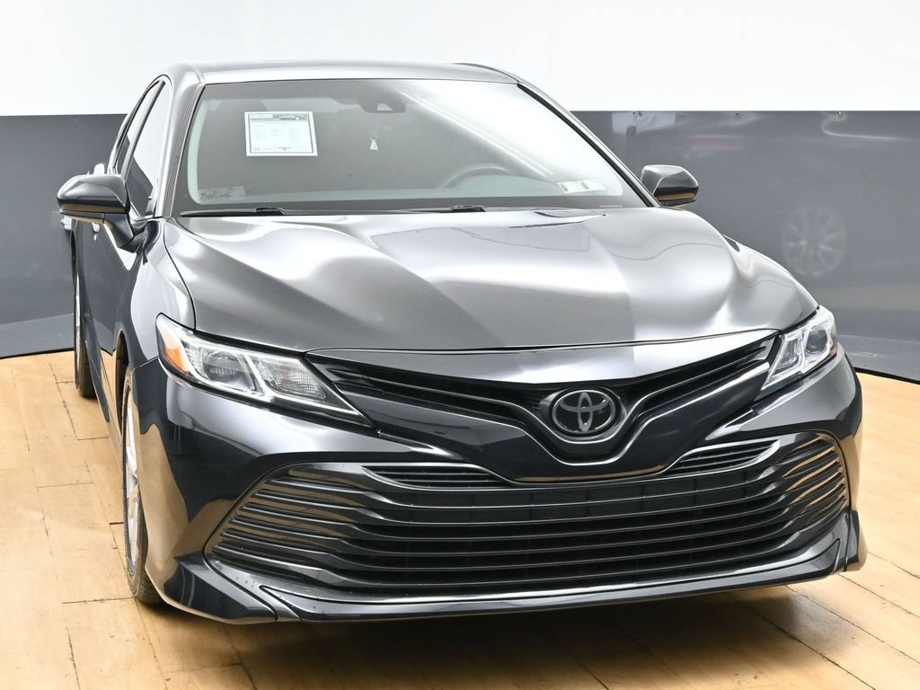 Used 2018 Toyota Camry LE FWD image 4