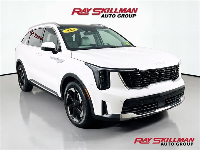 Used 2025 Kia Sorento EX w/ EX Panoramic Sunroof Package