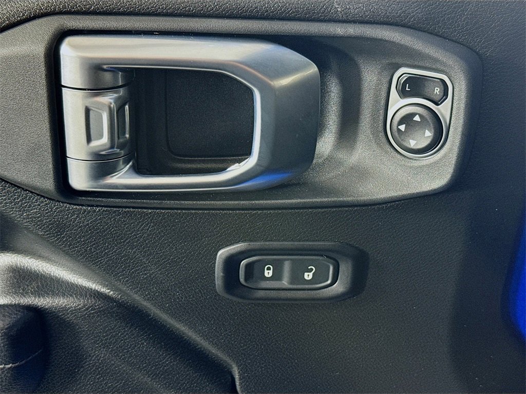 Used 2024 Jeep Wrangler Sport S image 17