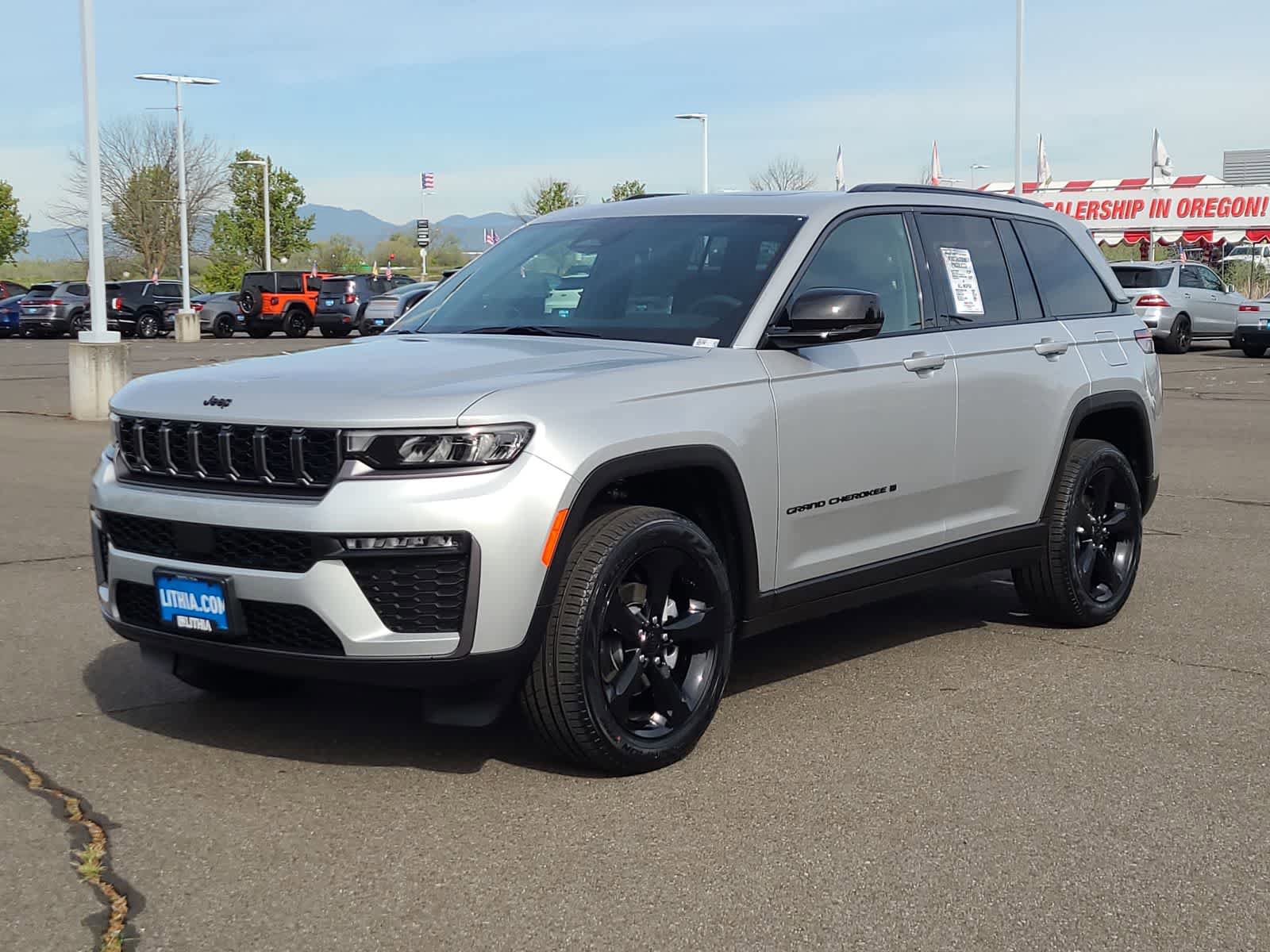 New 2026 Jeep Grand Cherokee Limited AWD/4WD image 1