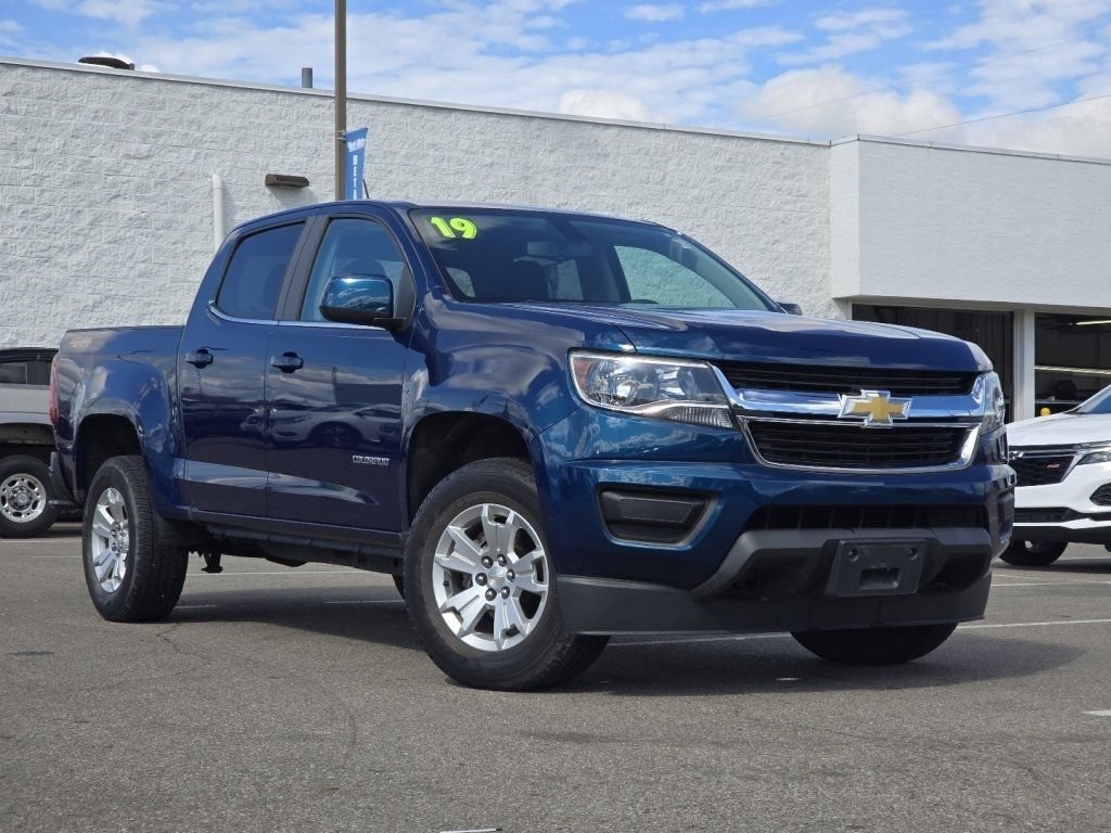 Used 2019 Chevrolet Colorado LT AWD/4WD image 2