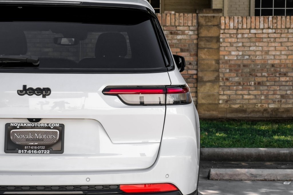 Used 2023 Jeep Grand Cherokee L Laredo image 57