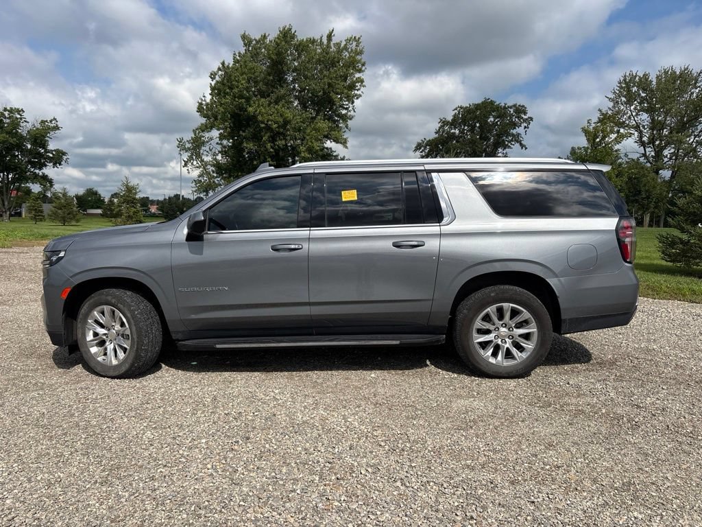 Used 2022 Chevrolet Suburban LT AWD/4WD image 6