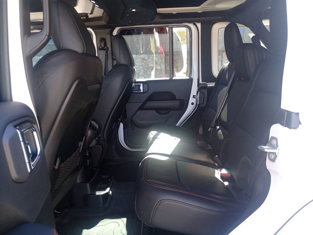 Used 2025 Jeep Wrangler Unlimited Rubicon image 24