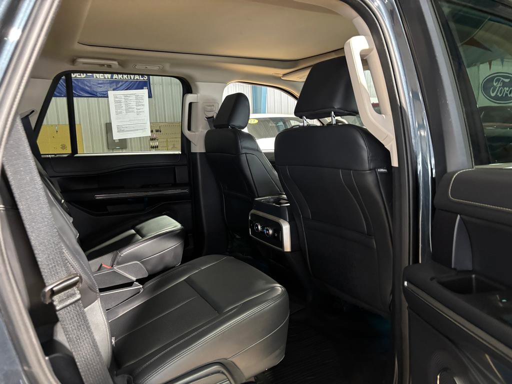 Used 2024 Ford Expedition XLT image 14