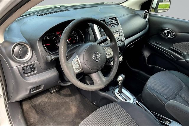 Used 2014 Nissan Versa SV w/ Convenience Package image 15
