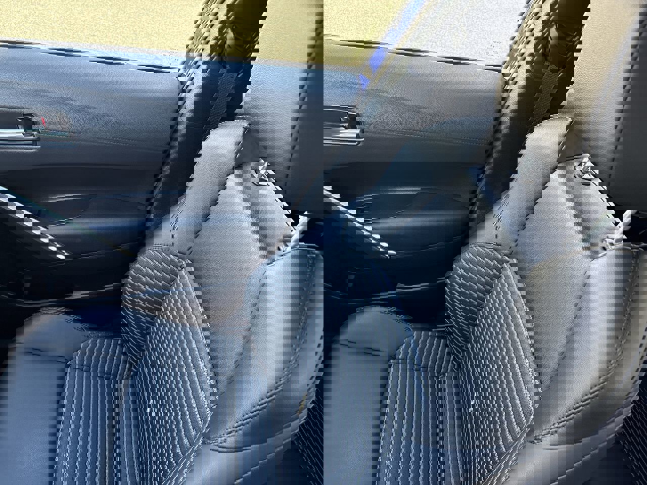 Used 2023 Toyota Corolla Cross XSE w/ Convenience Package image 21