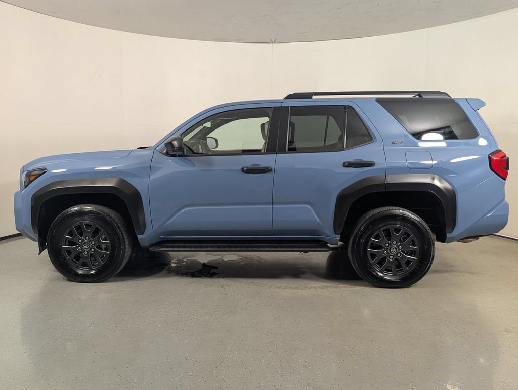 Used 2025 Toyota 4Runner SR5 AWD/4WD image 4