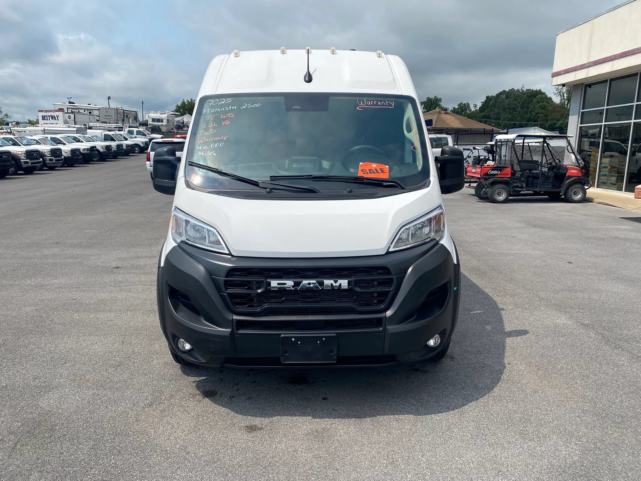 Used 2025 RAM ProMaster 2500 w/ Convenience Group FWD image 2