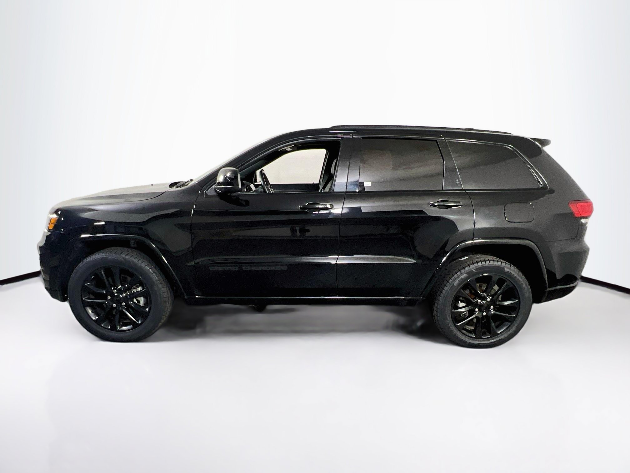 Used 2021 Jeep Grand Cherokee Laredo X AWD/4WD image 8