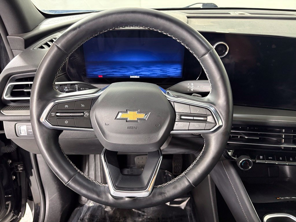Used 2025 Chevrolet Traverse LT FWD image 24