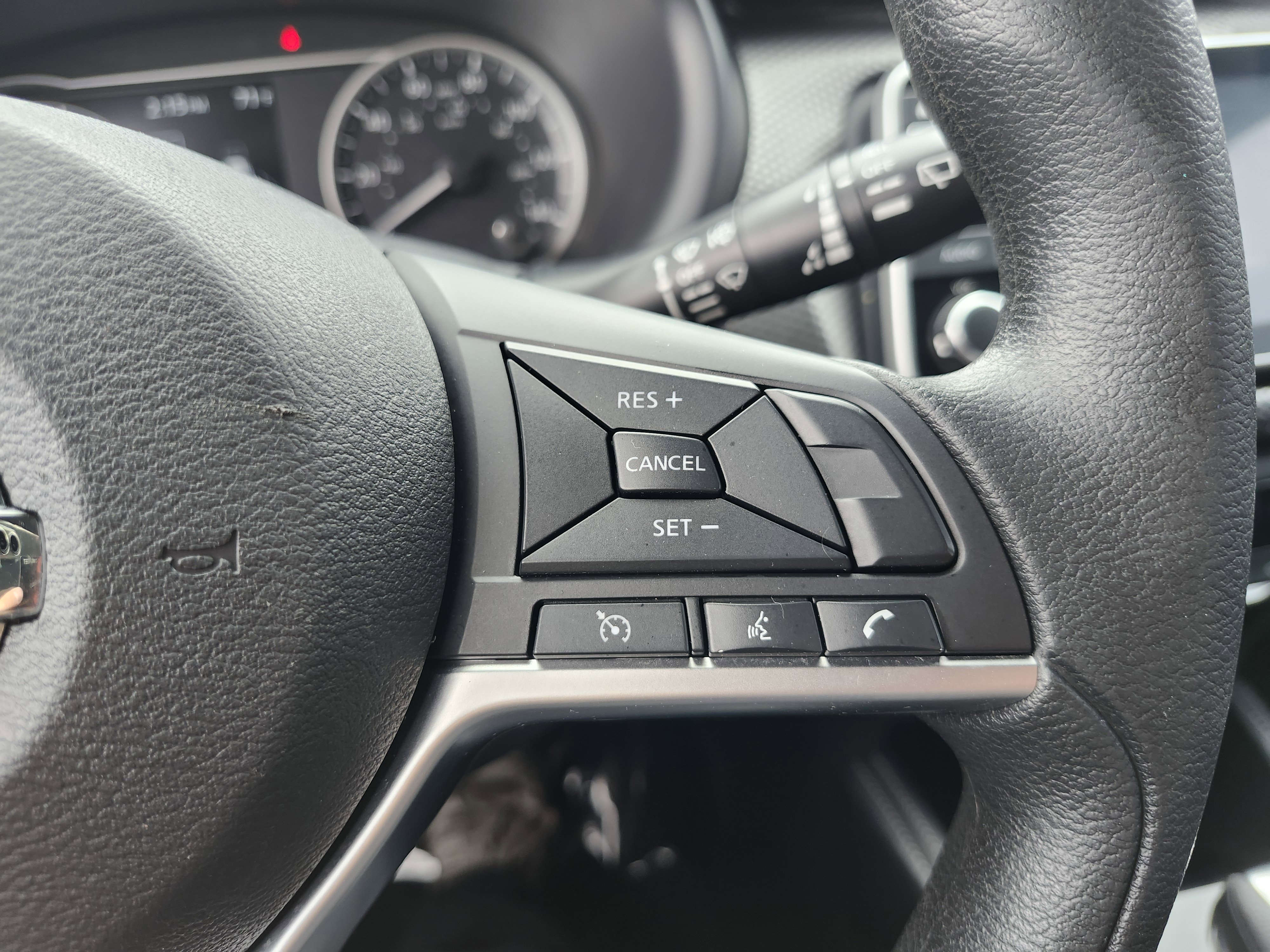 Used 2020 Nissan Kicks SV FWD image 30