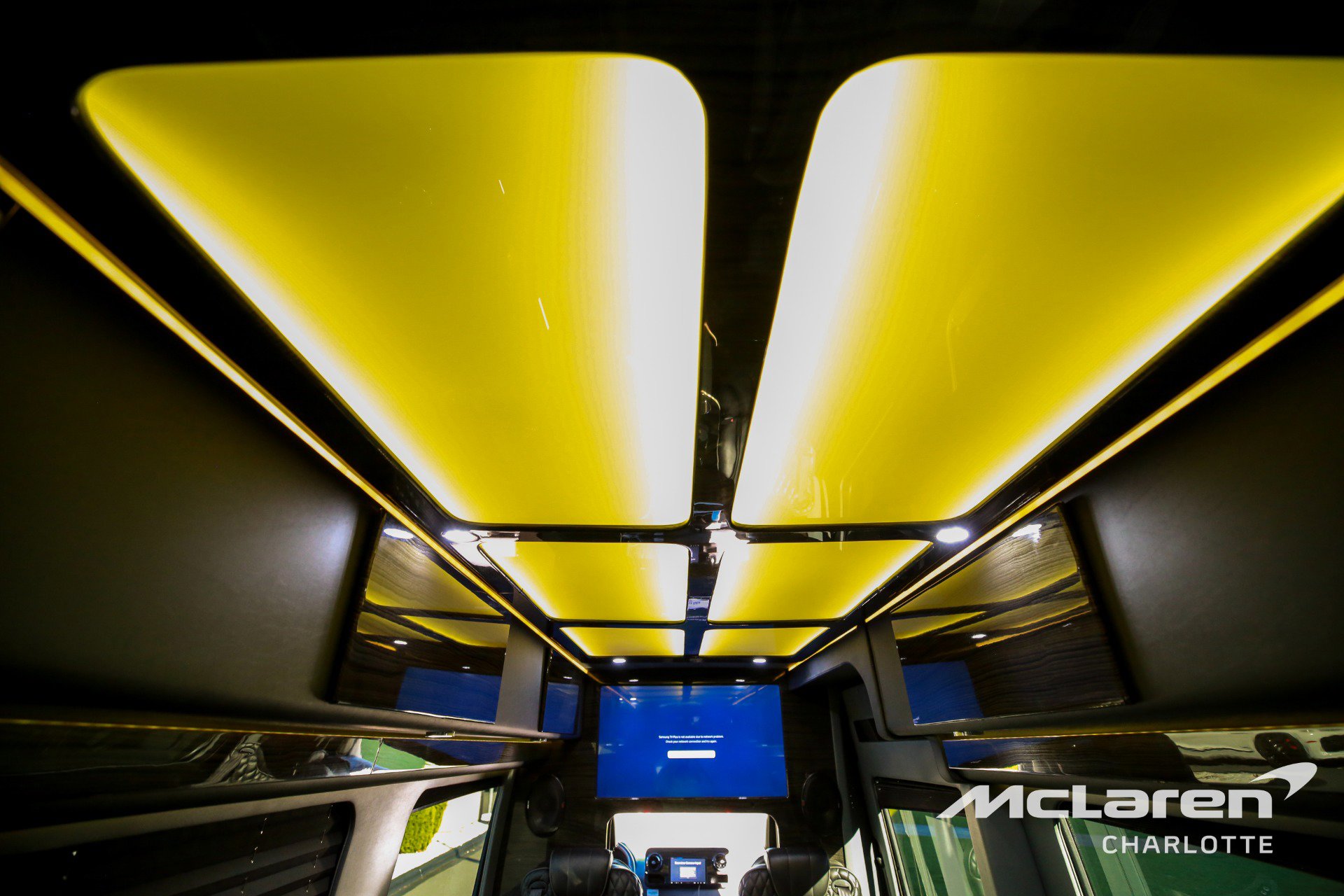 Used 2020 Mercedes-Benz Sprinter 3500 w/ Windows All Around Package image 27